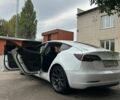 Білий Тесла Модель 3, об'ємом двигуна 0 л та пробігом 200 тис. км за 18000 $, фото 16 на Automoto.ua