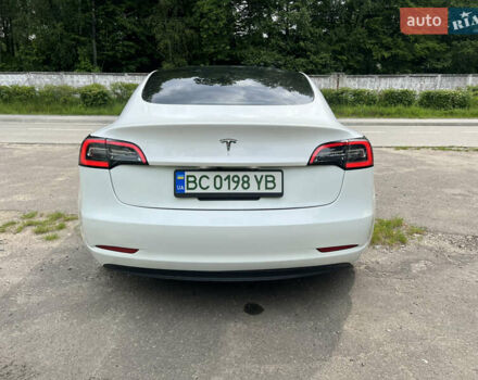 Белый Тесла Модель 3, объемом двигателя 0 л и пробегом 80 тыс. км за 17390 $, фото 7 на Automoto.ua