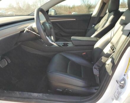 Белый Тесла Модель 3, объемом двигателя 0 л и пробегом 51 тыс. км за 5100 $, фото 6 на Automoto.ua