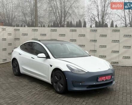 Белый Тесла Модель 3, объемом двигателя 0 л и пробегом 100 тыс. км за 12900 $, фото 1 на Automoto.ua