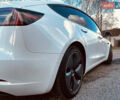 Белый Тесла Модель 3, объемом двигателя 0 л и пробегом 49 тыс. км за 20000 $, фото 2 на Automoto.ua