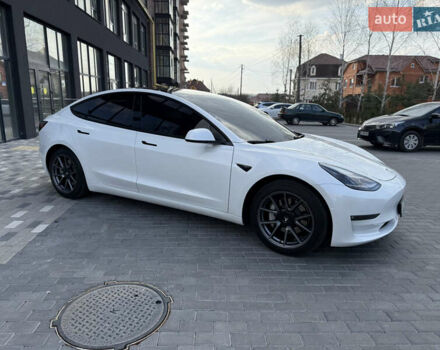 Белый Тесла Модель 3, объемом двигателя 0 л и пробегом 37 тыс. км за 19999 $, фото 66 на Automoto.ua