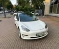 Білий Тесла Модель 3, об'ємом двигуна 0 л та пробігом 43 тис. км за 19000 $, фото 1 на Automoto.ua