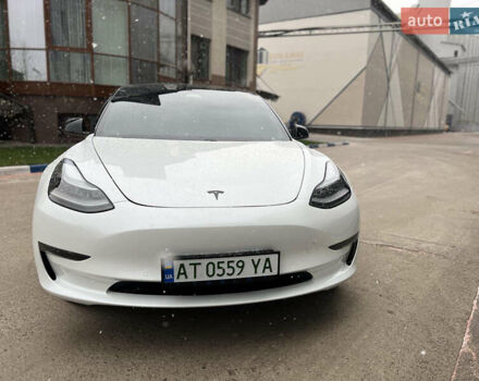 Білий Тесла Модель 3, об'ємом двигуна 0 л та пробігом 59 тис. км за 18600 $, фото 3 на Automoto.ua