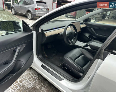 Білий Тесла Модель 3, об'ємом двигуна 0 л та пробігом 181 тис. км за 13500 $, фото 8 на Automoto.ua