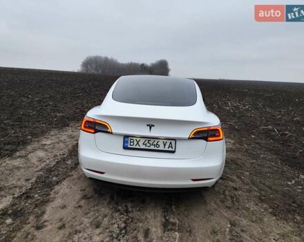 Белый Тесла Модель 3, объемом двигателя 0 л и пробегом 63 тыс. км за 19200 $, фото 5 на Automoto.ua