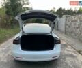 Білий Тесла Модель 3, об'ємом двигуна 0 л та пробігом 88 тис. км за 21500 $, фото 5 на Automoto.ua