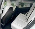 Білий Тесла Модель 3, об'ємом двигуна 0 л та пробігом 58 тис. км за 12807 $, фото 11 на Automoto.ua
