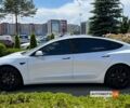 Білий Тесла Модель 3, об'ємом двигуна 54 л та пробігом 47 тис. км за 19999 $, фото 3 на Automoto.ua