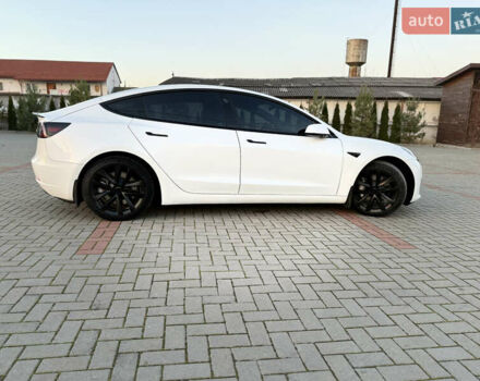 Білий Тесла Модель 3, об'ємом двигуна 0 л та пробігом 76 тис. км за 21500 $, фото 6 на Automoto.ua