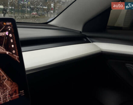 Білий Тесла Модель 3, об'ємом двигуна 0 л та пробігом 84 тис. км за 18300 $, фото 24 на Automoto.ua