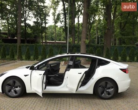 Белый Тесла Модель 3, объемом двигателя 0 л и пробегом 95 тыс. км за 18500 $, фото 16 на Automoto.ua