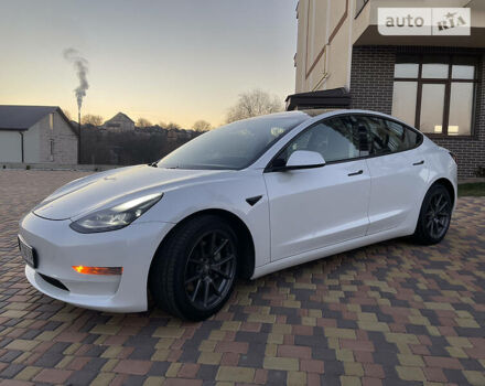 Білий Тесла Модель 3, об'ємом двигуна 0 л та пробігом 34 тис. км за 19500 $, фото 2 на Automoto.ua
