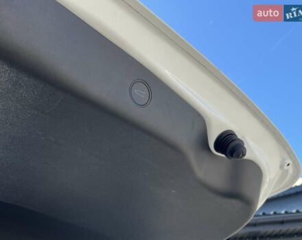 Белый Тесла Модель 3, объемом двигателя 0 л и пробегом 39 тыс. км за 21100 $, фото 34 на Automoto.ua