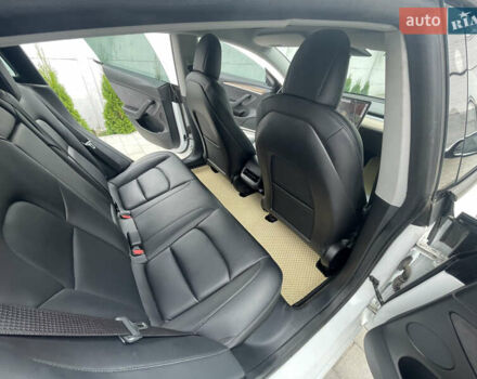 Білий Тесла Модель 3, об'ємом двигуна 0 л та пробігом 78 тис. км за 18000 $, фото 9 на Automoto.ua