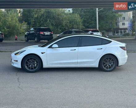 Белый Тесла Модель 3, объемом двигателя 0 л и пробегом 50 тыс. км за 23900 $, фото 4 на Automoto.ua