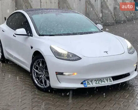 Білий Тесла Модель 3, об'ємом двигуна 0 л та пробігом 87 тис. км за 23700 $, фото 2 на Automoto.ua
