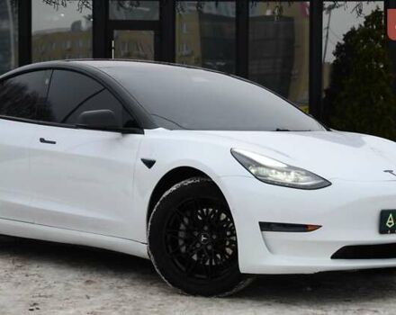 Белый Тесла Модель 3, объемом двигателя 0 л и пробегом 37 тыс. км за 17999 $, фото 11 на Automoto.ua