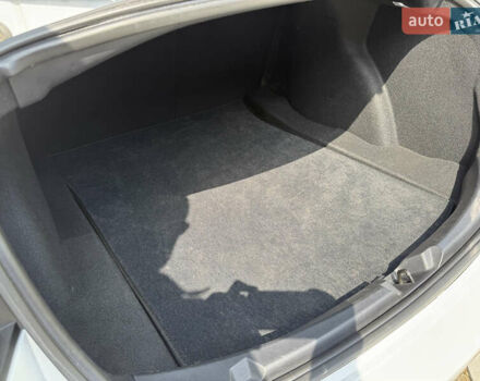 Білий Тесла Модель 3, об'ємом двигуна 0 л та пробігом 49 тис. км за 35000 $, фото 10 на Automoto.ua