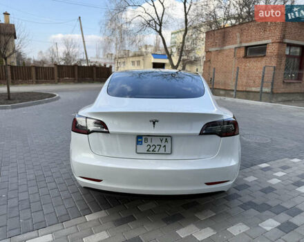 Белый Тесла Модель 3, объемом двигателя 0 л и пробегом 37 тыс. км за 19999 $, фото 40 на Automoto.ua