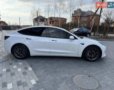 Белый Тесла Модель 3, объемом двигателя 0 л и пробегом 37 тыс. км за 19999 $, фото 60 на Automoto.ua