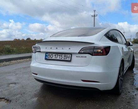 Белый Тесла Модель 3, объемом двигателя 0 л и пробегом 59 тыс. км за 22499 $, фото 5 на Automoto.ua