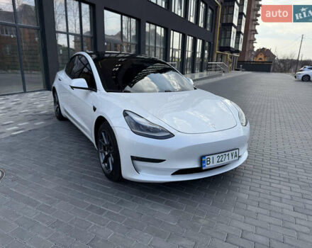 Белый Тесла Модель 3, объемом двигателя 0 л и пробегом 37 тыс. км за 19999 $, фото 72 на Automoto.ua