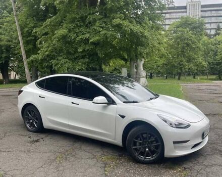 Білий Тесла Модель 3, об'ємом двигуна 0 л та пробігом 64 тис. км за 18900 $, фото 3 на Automoto.ua