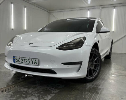 Білий Тесла Модель 3, об'ємом двигуна 0 л та пробігом 113 тис. км за 20200 $, фото 1 на Automoto.ua