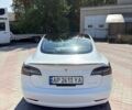Білий Тесла Модель 3, об'ємом двигуна 0 л та пробігом 81 тис. км за 19700 $, фото 3 на Automoto.ua