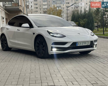 Тесла Модель 3 2021 у Дніпро (Дніпропетровську) на Automoto.ua Білий Тесла Модель 3, об'ємом двигуна 0 л та пробігом 37 тис. км за 18900 $, фото 2 на Automoto.ua