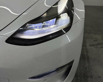 Білий Тесла Модель 3, об'ємом двигуна 0 л та пробігом 113 тис. км за 20200 $, фото 21 на Automoto.ua