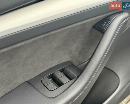 Білий Тесла Модель 3, об'ємом двигуна 0 л та пробігом 84 тис. км за 18300 $, фото 14 на Automoto.ua