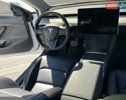 Белый Тесла Модель 3, объемом двигателя 0 л и пробегом 39 тыс. км за 21100 $, фото 27 на Automoto.ua