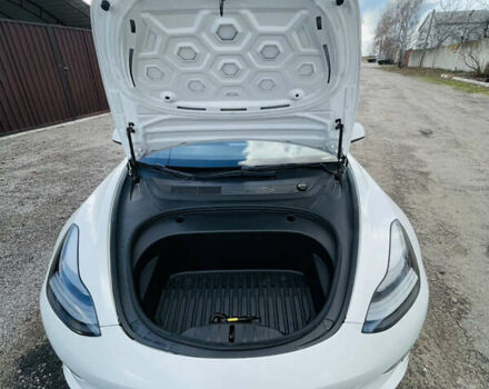 Белый Тесла Модель 3, объемом двигателя 0 л и пробегом 49 тыс. км за 20000 $, фото 8 на Automoto.ua