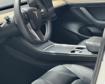 Белый Тесла Модель 3, объемом двигателя 0 л и пробегом 217 тыс. км за 15000 $, фото 16 на Automoto.ua