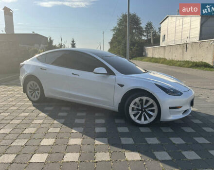 Белый Тесла Модель 3, объемом двигателя 0 л и пробегом 85 тыс. км за 20500 $, фото 3 на Automoto.ua