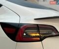 Білий Тесла Модель 3, об'ємом двигуна 0 л та пробігом 62 тис. км за 18500 $, фото 23 на Automoto.ua