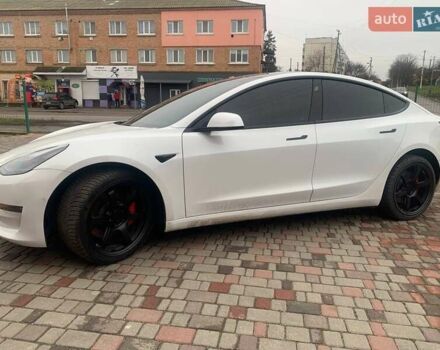 Белый Тесла Модель 3, объемом двигателя 0 л и пробегом 134 тыс. км за 19500 $, фото 3 на Automoto.ua