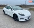 Білий Тесла Модель 3, об'ємом двигуна 0 л та пробігом 61 тис. км за 16700 $, фото 1 на Automoto.ua