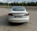 Белый Тесла Модель 3, объемом двигателя 0 л и пробегом 107 тыс. км за 18700 $, фото 5 на Automoto.ua