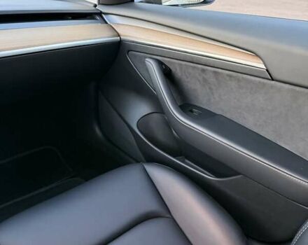 Белый Тесла Модель 3, объемом двигателя 0 л и пробегом 266 тыс. км за 13900 $, фото 16 на Automoto.ua