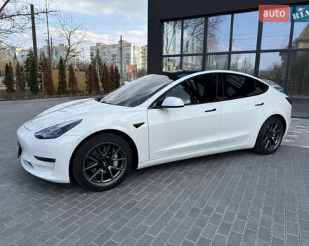 Белый Тесла Модель 3, объемом двигателя 0 л и пробегом 37 тыс. км за 19999 $, фото 14 на Automoto.ua