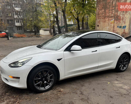 Белый Тесла Модель 3, объемом двигателя 0 л и пробегом 67 тыс. км за 23000 $, фото 3 на Automoto.ua