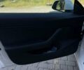Білий Тесла Модель 3, об'ємом двигуна 0 л та пробігом 74 тис. км за 17300 $, фото 39 на Automoto.ua