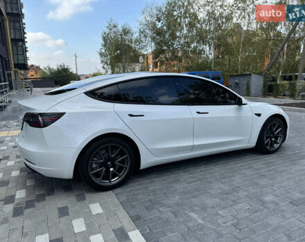 Белый Тесла Модель 3, объемом двигателя 0 л и пробегом 34 тыс. км за 21500 $, фото 59 на Automoto.ua