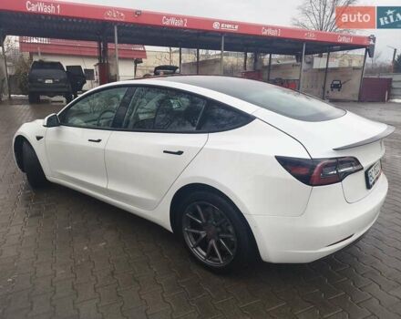 Білий Тесла Модель 3, об'ємом двигуна 0 л та пробігом 79 тис. км за 16200 $, фото 3 на Automoto.ua