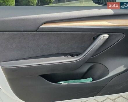 Білий Тесла Модель 3, об'ємом двигуна 0 л та пробігом 91 тис. км за 22999 $, фото 15 на Automoto.ua