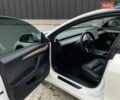 Белый Тесла Модель 3, объемом двигателя 0 л и пробегом 264 тыс. км за 14800 $, фото 13 на Automoto.ua