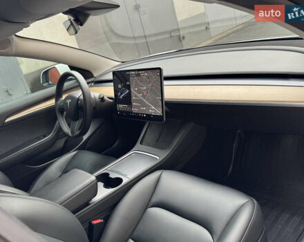 Белый Тесла Модель 3, объемом двигателя 0 л и пробегом 45 тыс. км за 29000 $, фото 4 на Automoto.ua